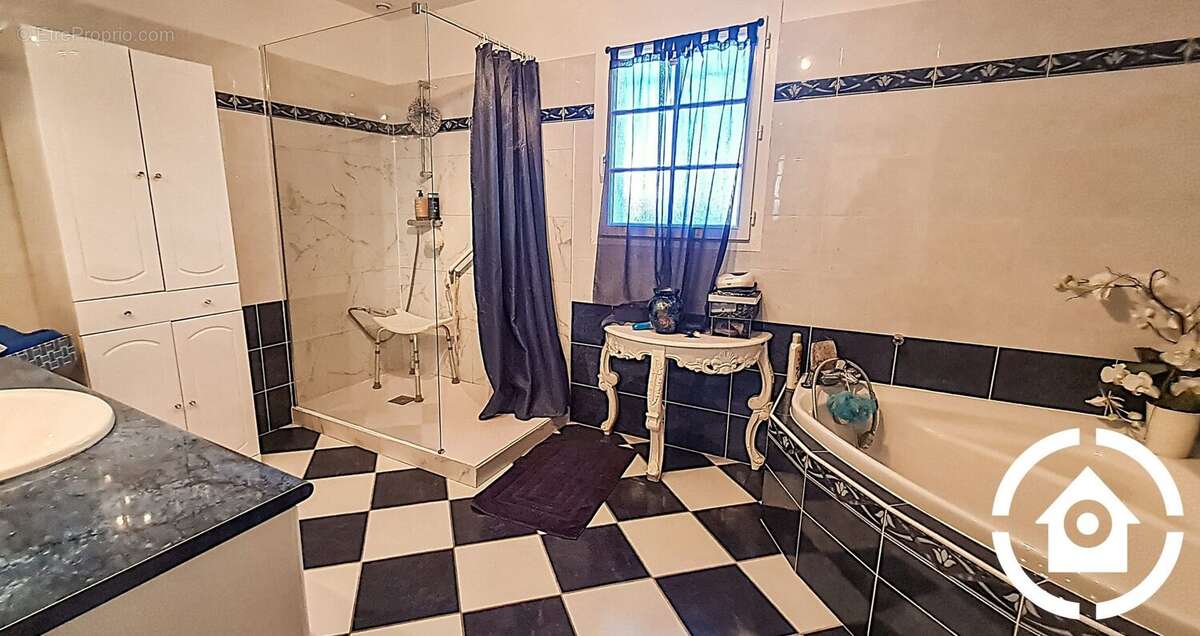 Maison à LE GUA