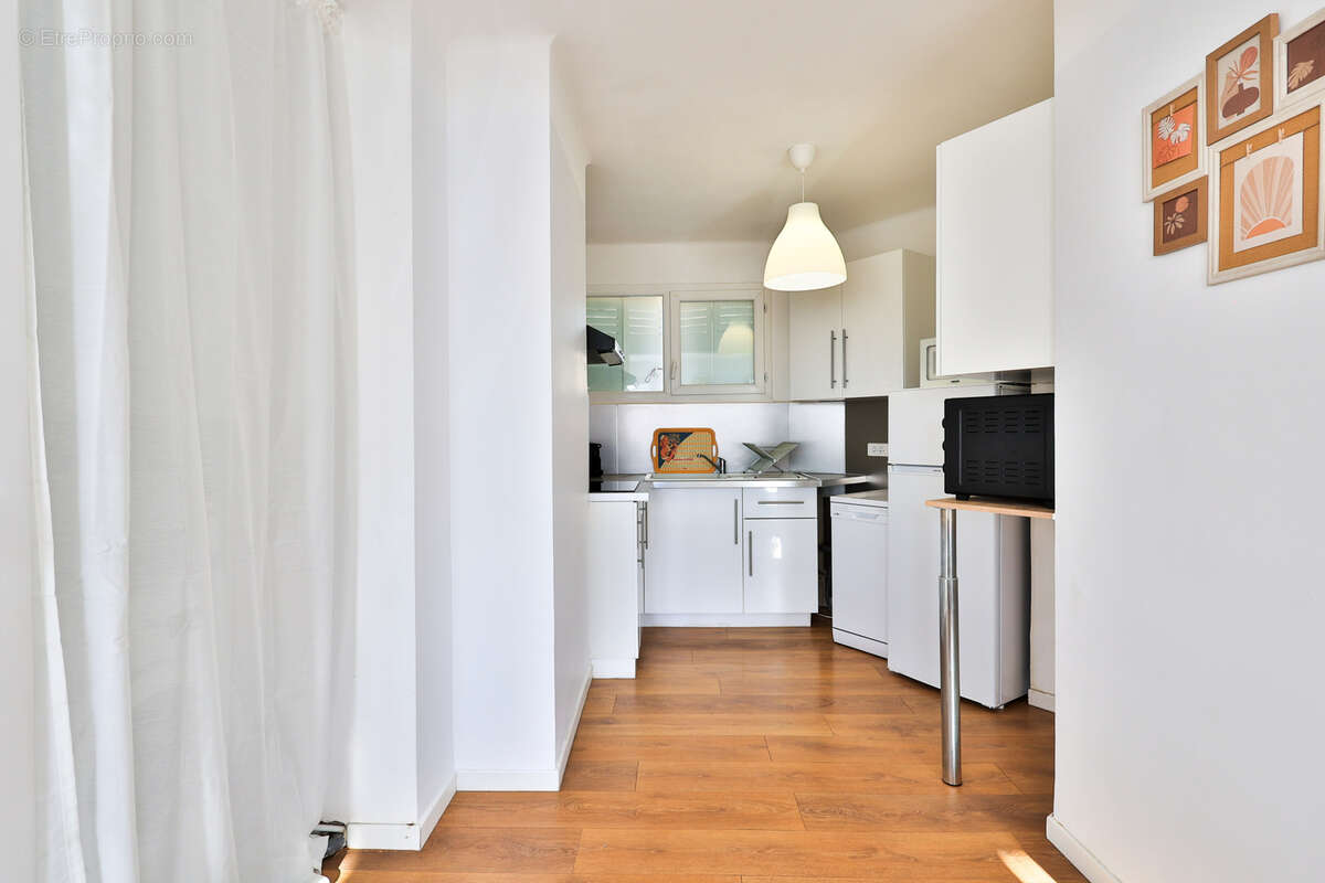 Appartement à LE REVEST-LES-EAUX