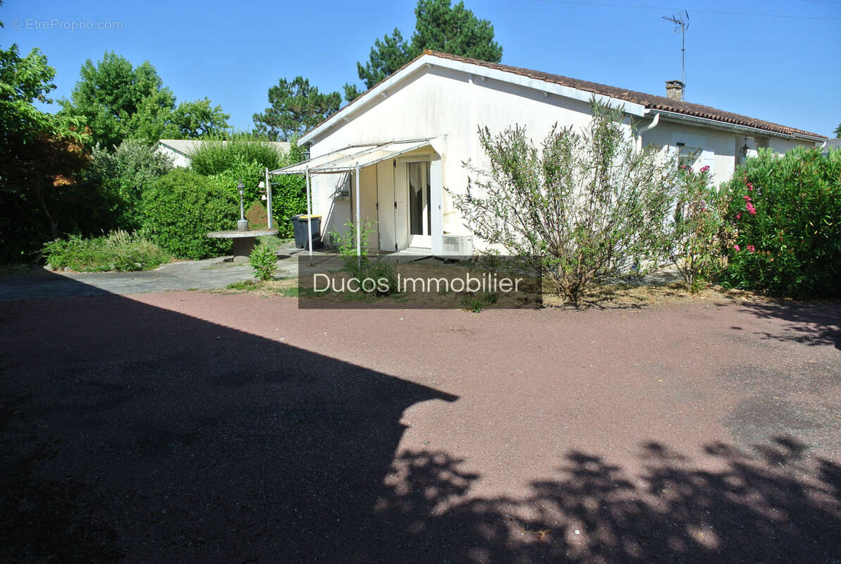 Maison de plain pied 3 chambres et grand garage de 128 m2 - photo 3