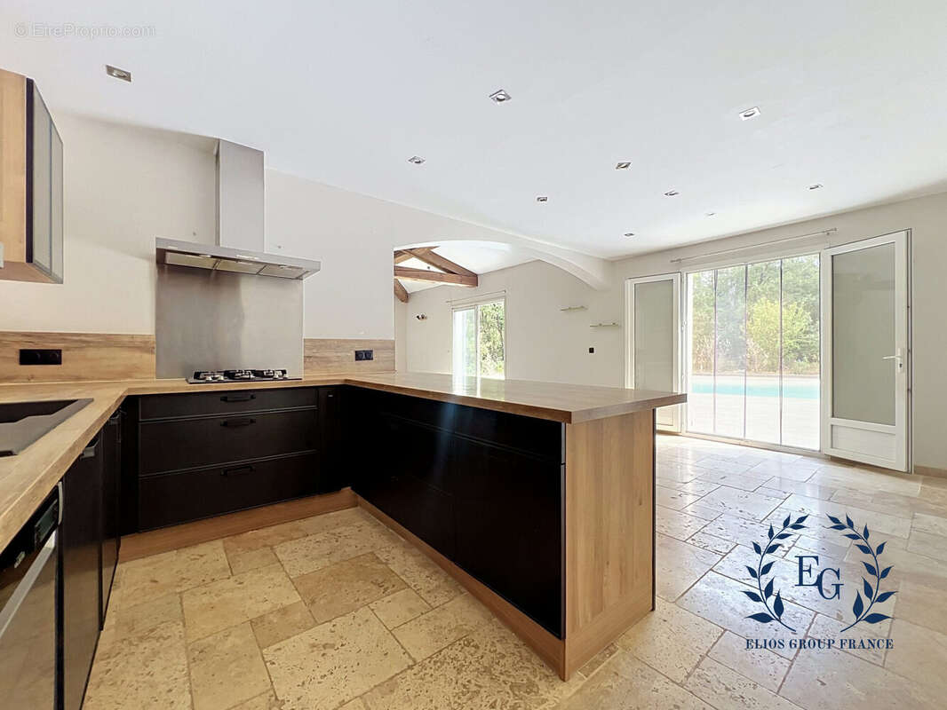 Maison 167 m² à Besse-Sur-Issole  - photo 6