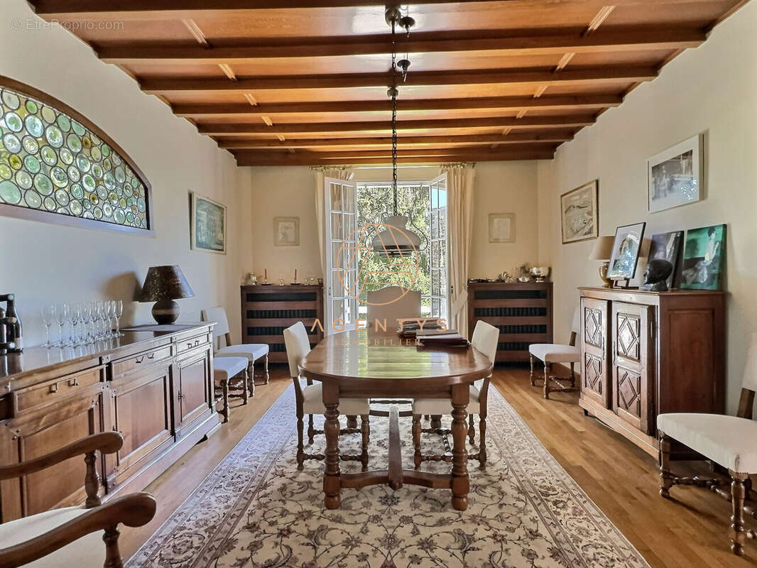 Maison à SAINT-MAUR-DES-FOSSES