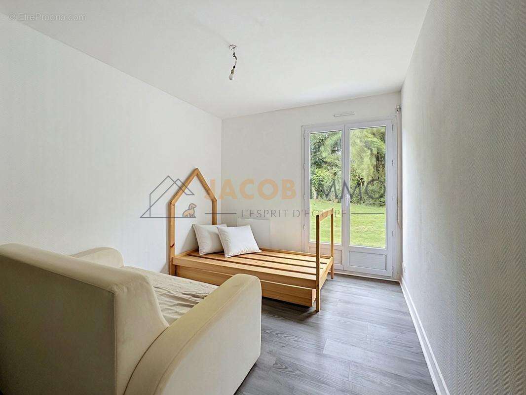 Appartement T3 loué avec terrasse - photo 3