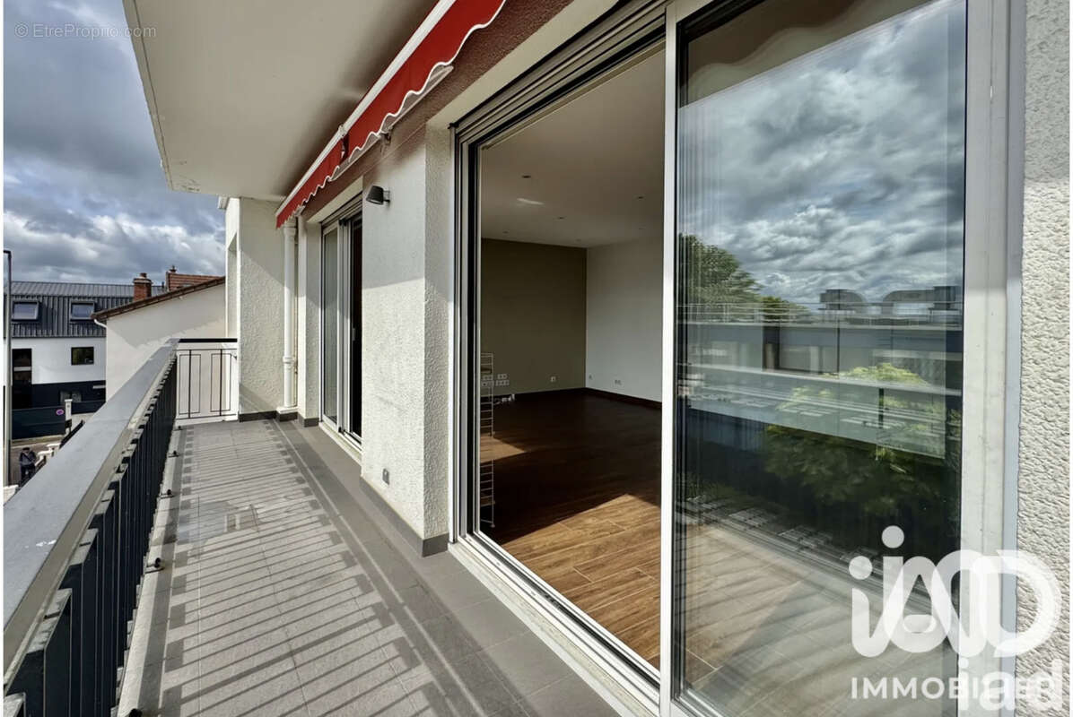 Appartement 150 m² à Suresnes  - photo 2