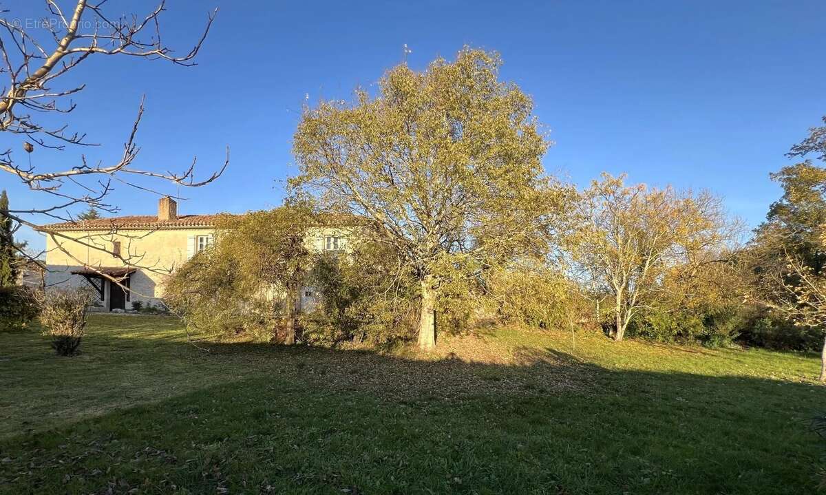 Maison à SAINT-CLAR