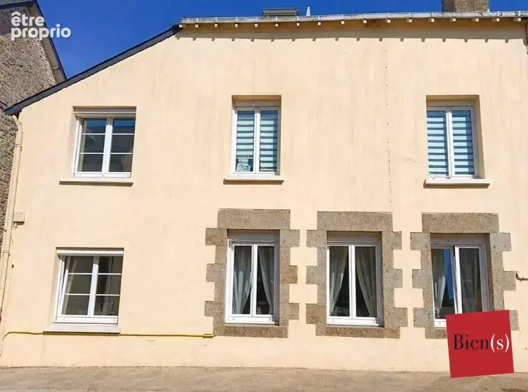 Maison à COMMER