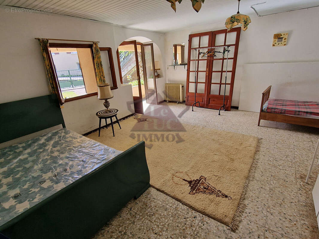 Maison en pierres avec hangar et piscine - photo 8