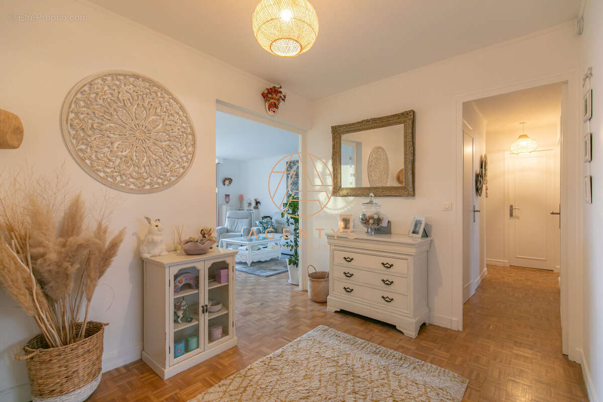 Appartement à SAINT-MAUR-DES-FOSSES