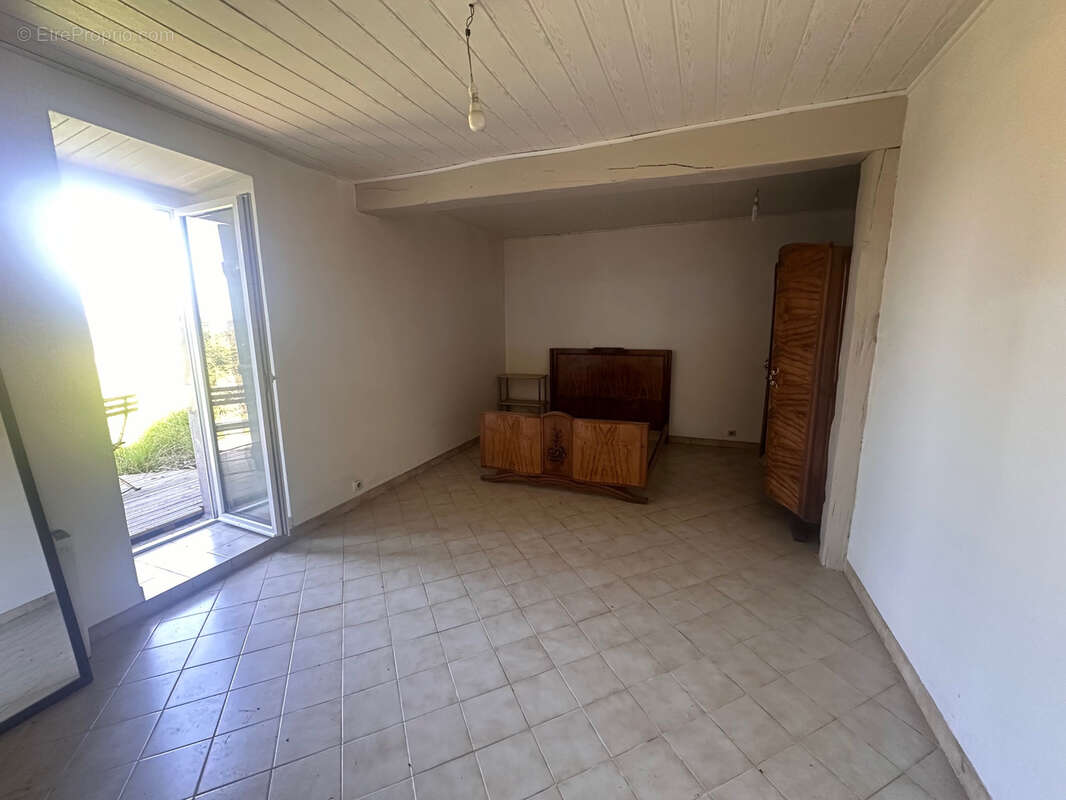 Maison sur Arudy, bien atypique avec de nombreuses possibilités. Isolé de tout, cadre de vie magnifique. - photo 6
