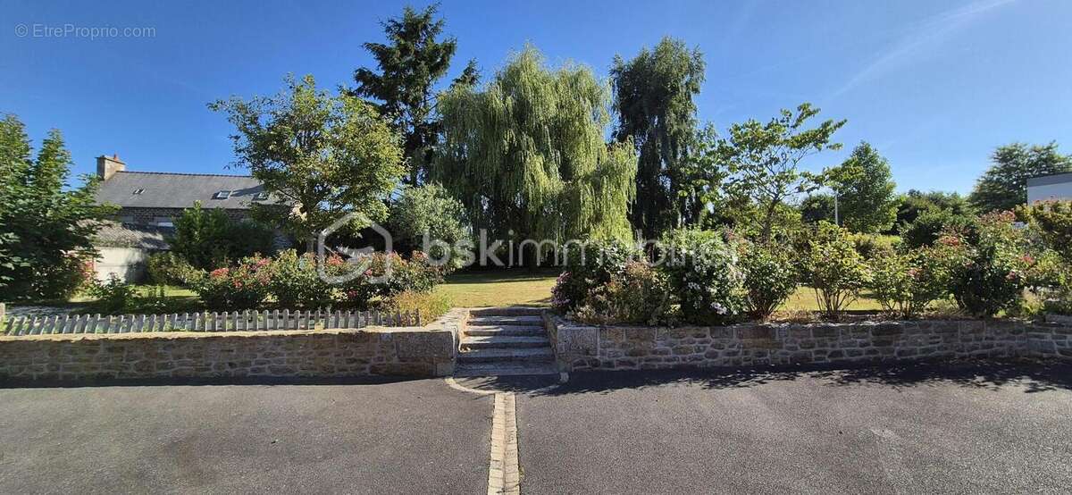 Maison familiale en pierre 161m2 avec 5 chambres, jardin arboré et vie tout à pied à Javené - photo 21