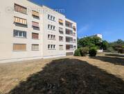 Appartement à LES CLAYES-SOUS-BOIS
