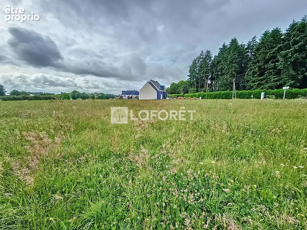 Photo Terrain à Le Roc-Saint-Andre au prix de 67 785€