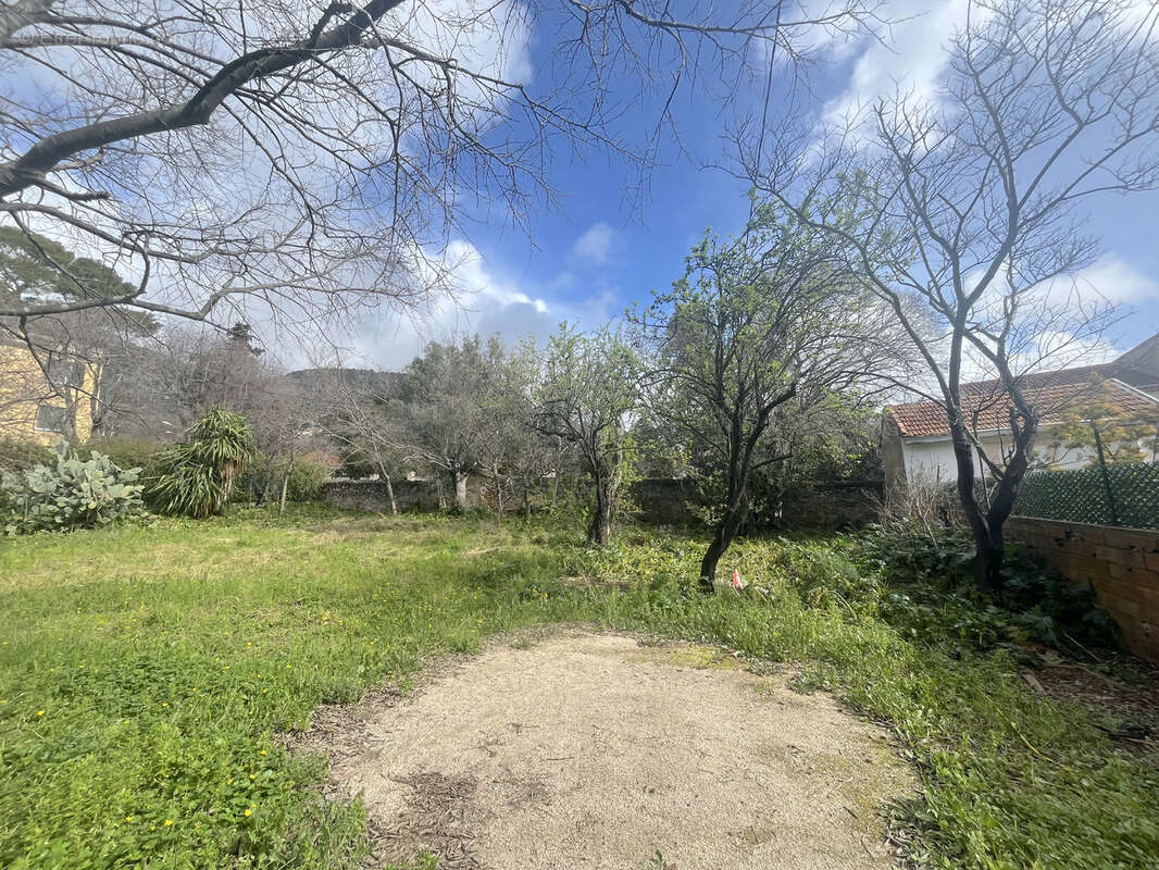 Terrain plat constructible Toulon Est - photo 3