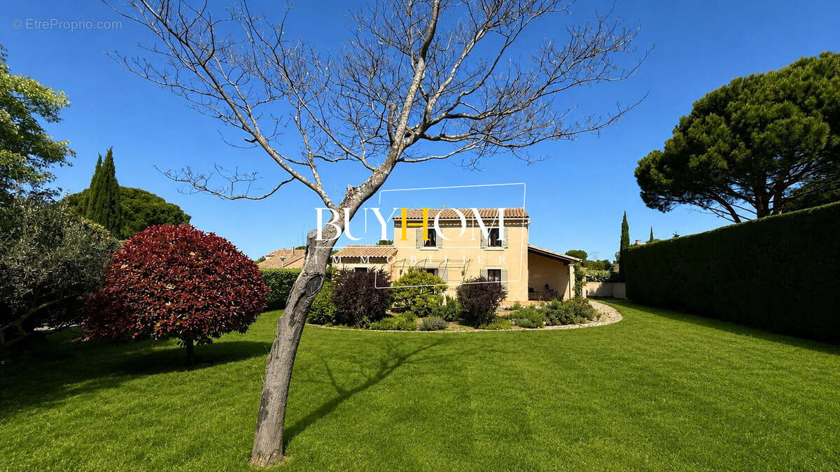 Maison à MAUBEC