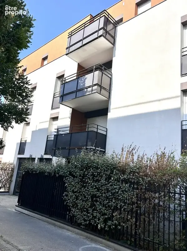 Appartement à MEYZIEU