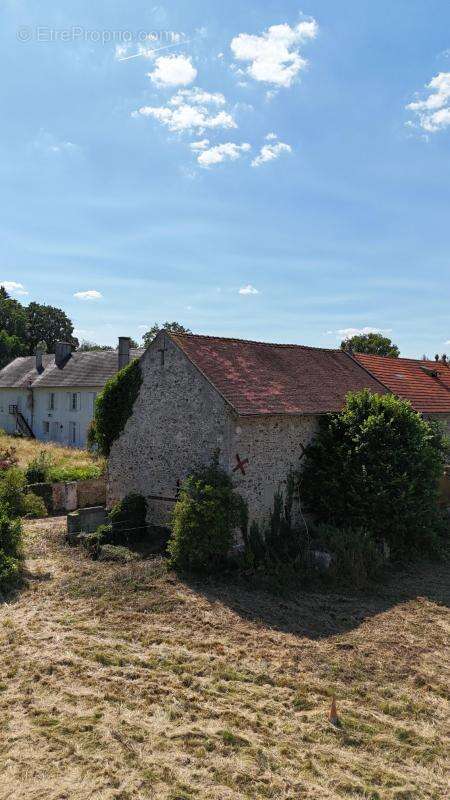 GIREMOUTIERS (77) - Grange à aménager - 120m² - photo 2