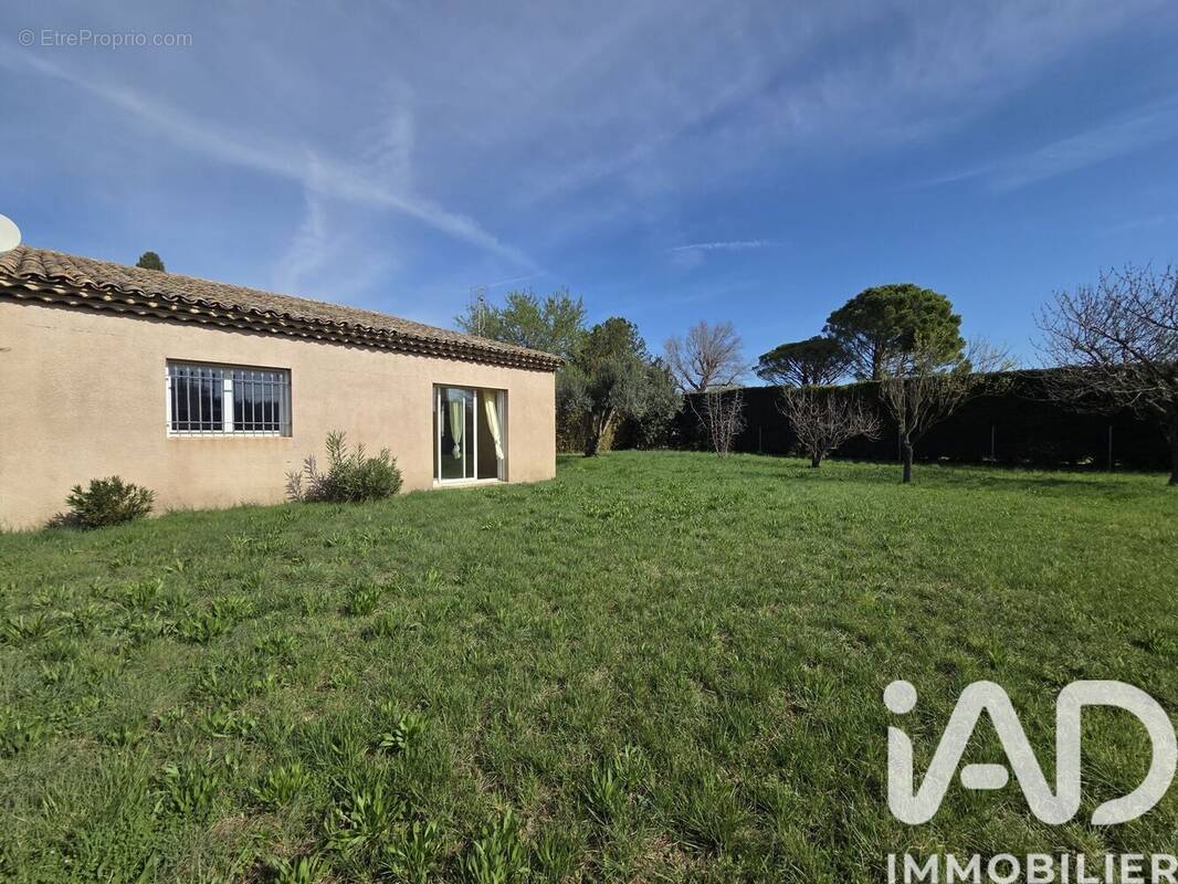 Photo 1 - Maison à ENTRAIGUES-SUR-LA-SORGUE