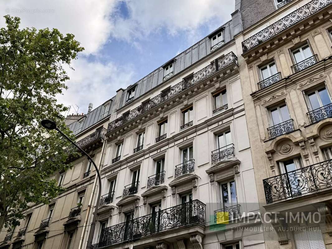 Appartement à PARIS-18E