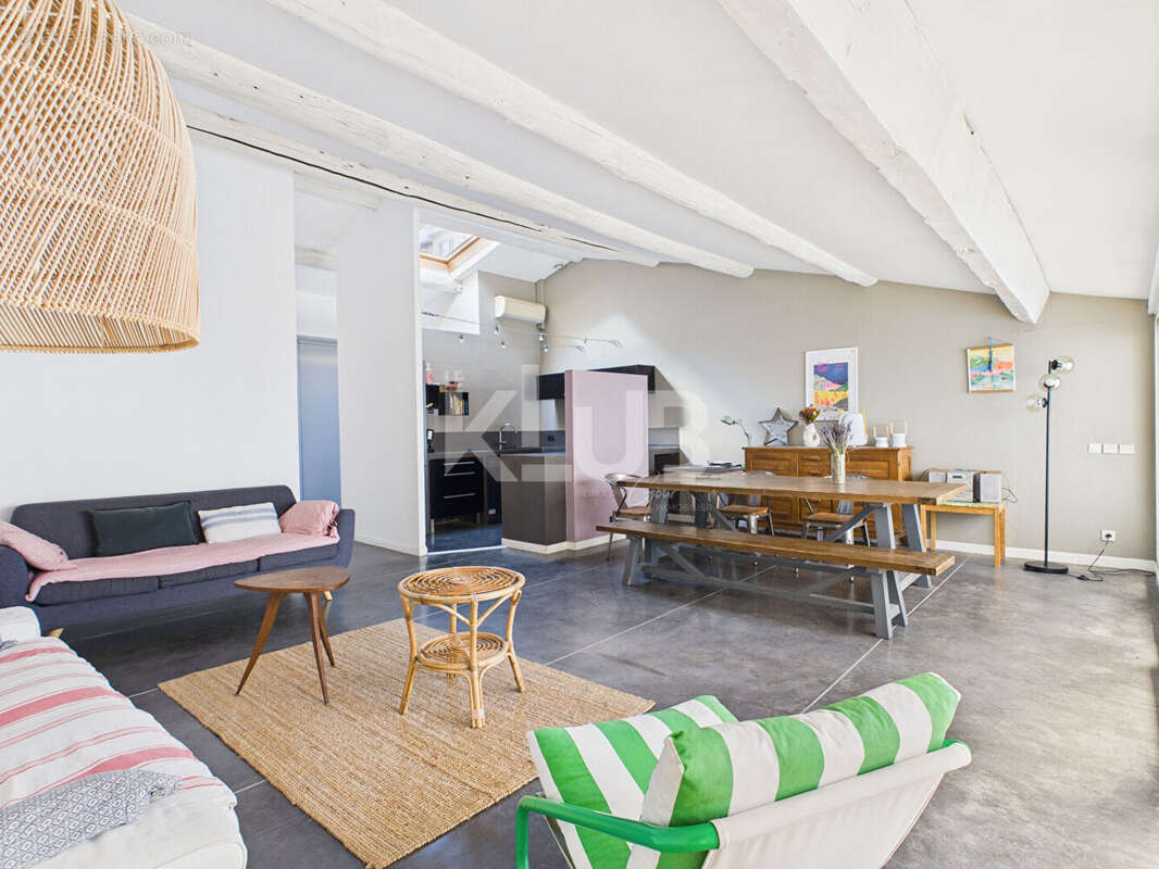 Appartement à MARSEILLE-6E