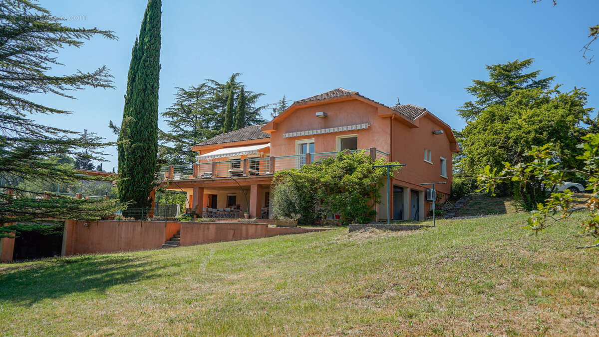 Maison à LE MONTAT