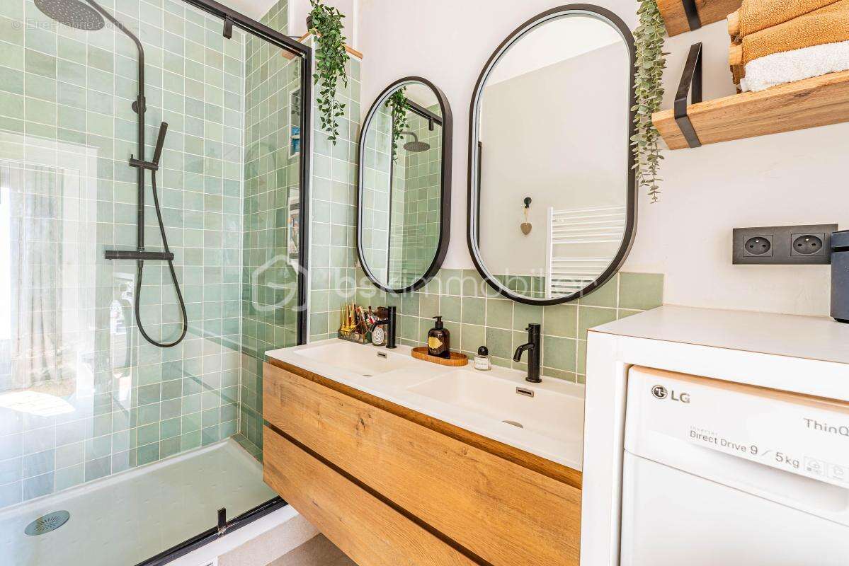 Appartement à PARIS-10E