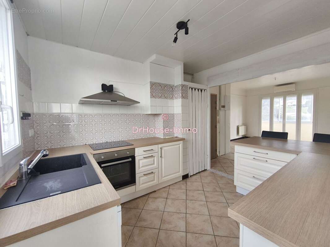 Appartement à PEYROLLES-EN-PROVENCE