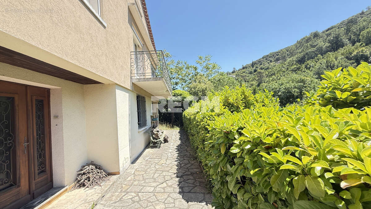 Maison 105 M2 avec mazets sur parcelle de 6000 M2 - photo 44