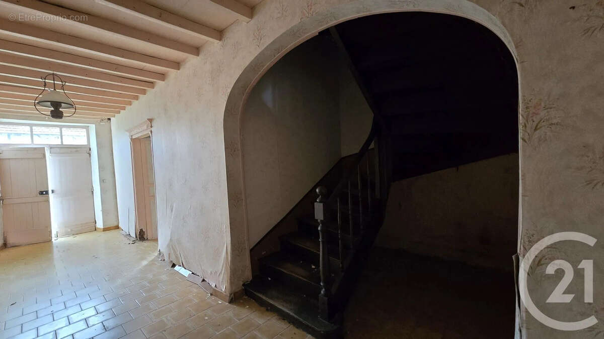 Maison à MOMUY