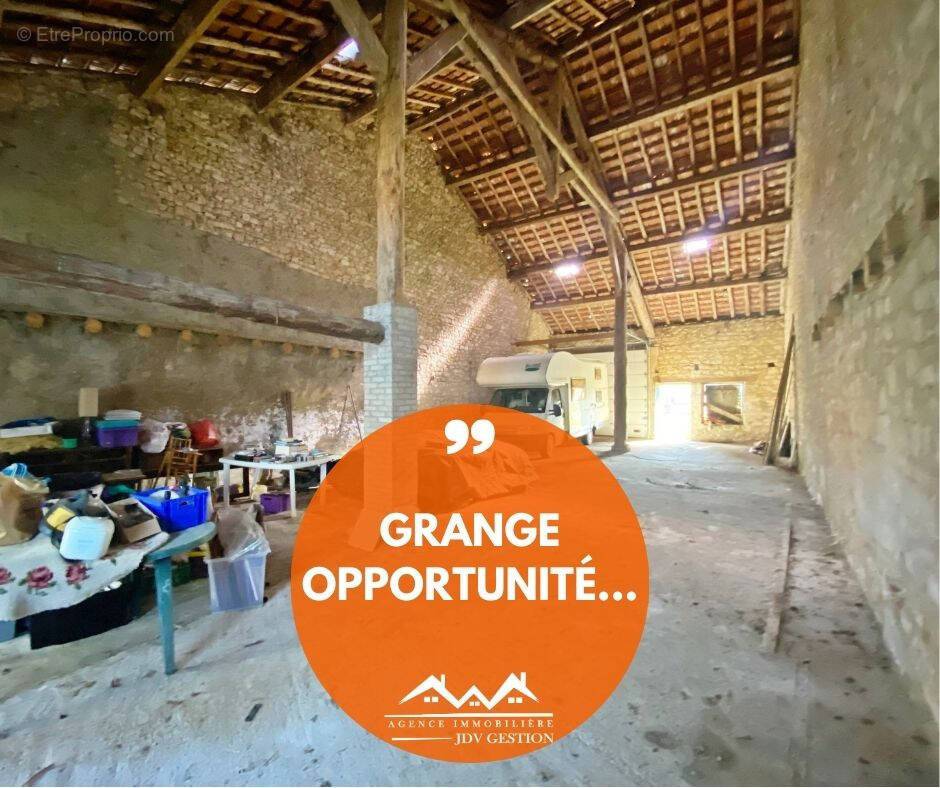 Parking à BROUSSEY-RAULECOURT