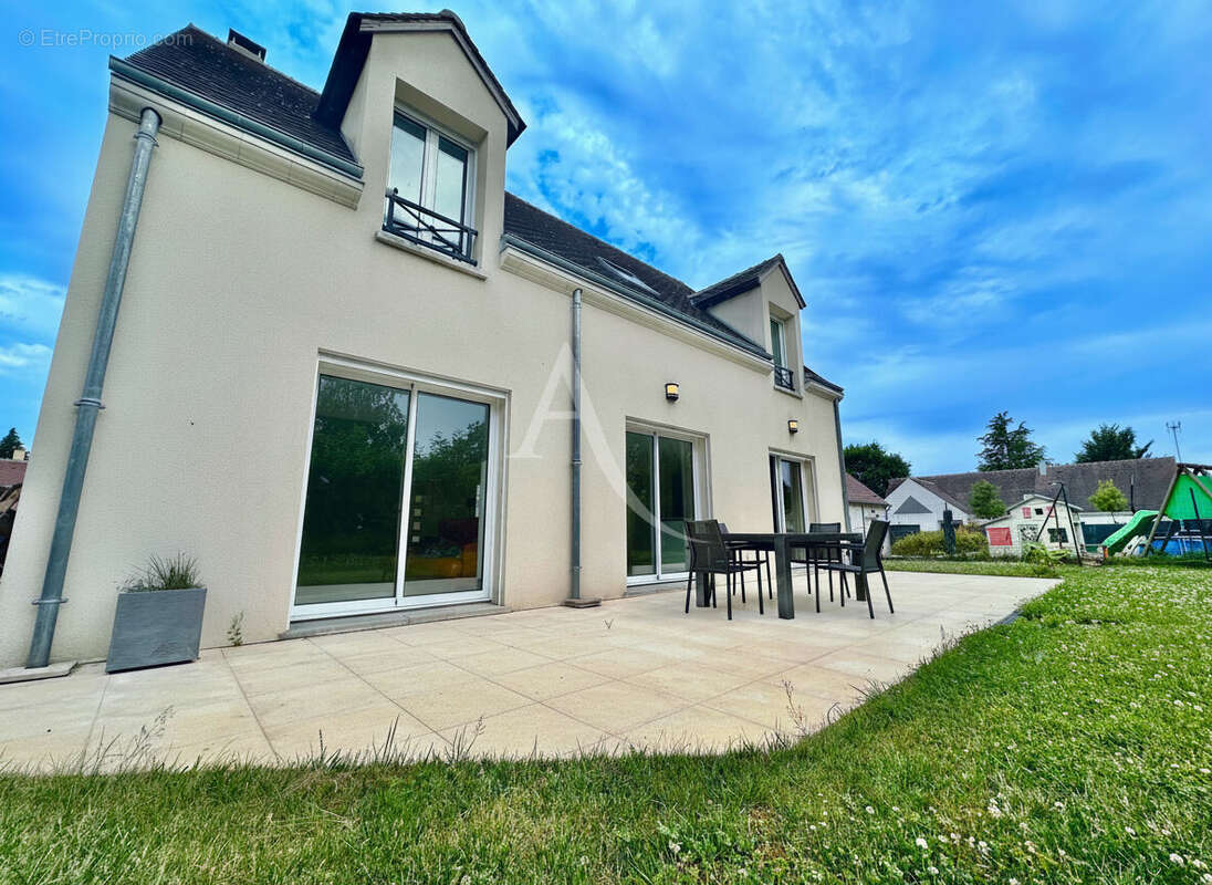 Maison à DONNERY
