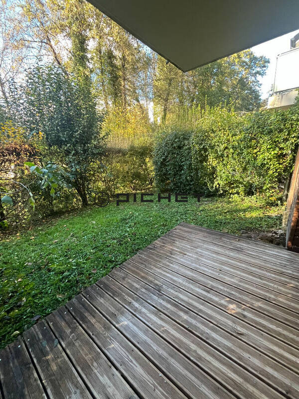 Appartement à SAINT-GENIS-POUILLY
