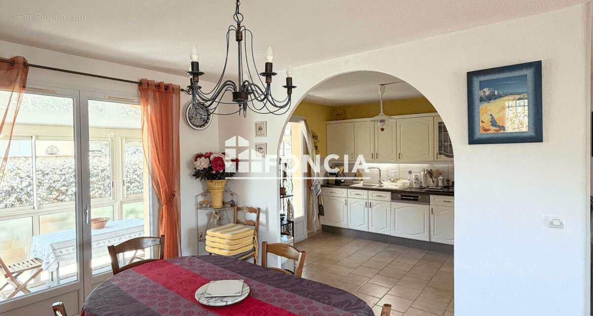 Villa de plain-pied 97m² – 3 chambres – Garage – Terrain piscinable – Quartier recherché - photo 9
