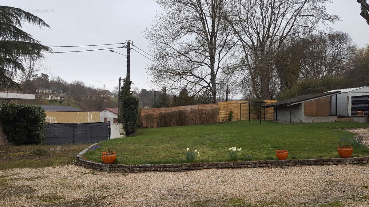 Maison à LA ROCHE-CHALAIS