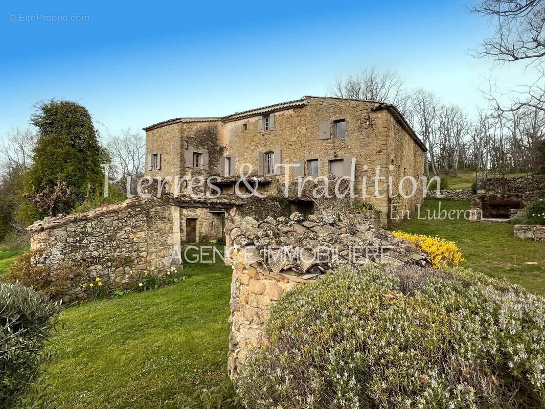 Maison à SIMIANE-LA-ROTONDE