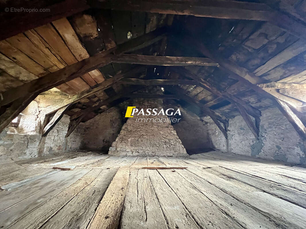 A VENDRE - Maison d'habitation avec dépendances - PALMAS D'AVEYRON - photo 11