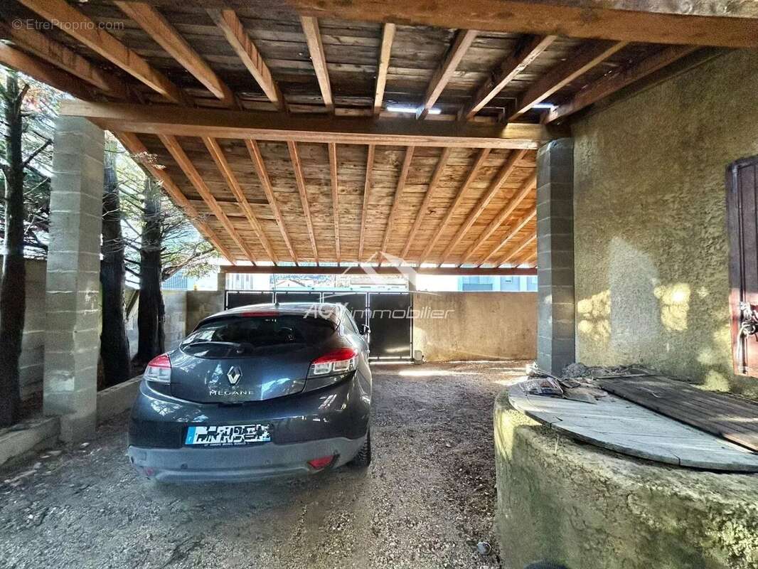 Maison à SAINT-MARTIN-DE-VALGALGUES