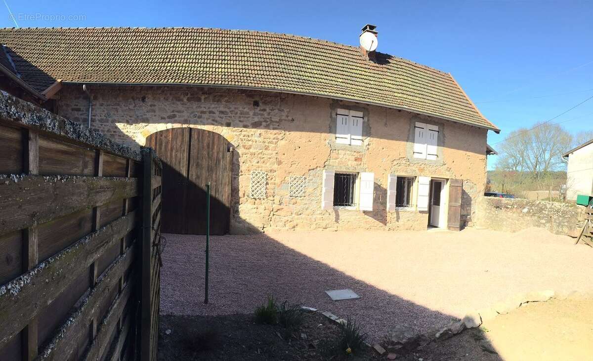 Maison à AIGUEPERSE