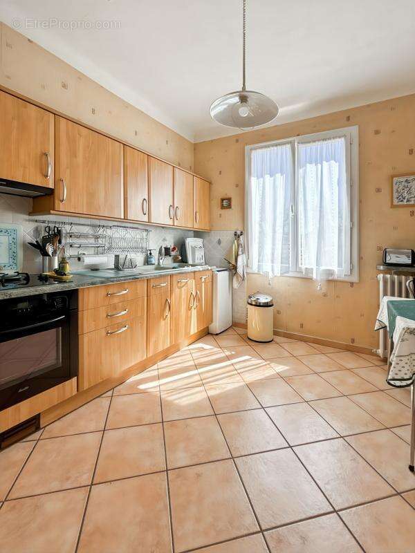 Maison à CHATEAU-ARNOUX-SAINT-AUBAN