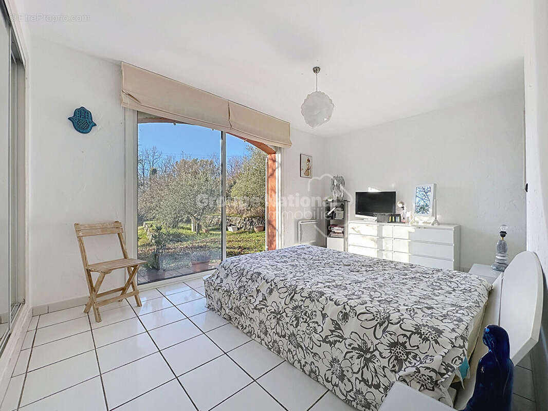 Maison à SAINT-CEZAIRE-SUR-SIAGNE