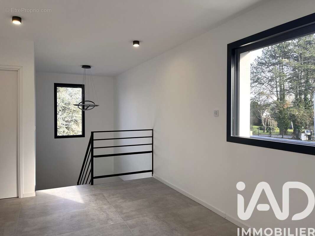 Maison 142 m² à Murs-Erigne  - photo 8