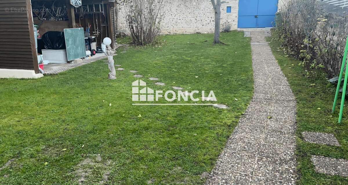 Maison à BENNECOURT