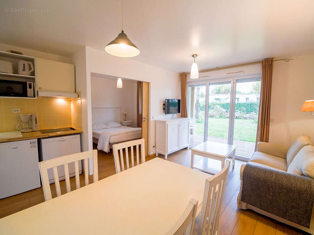 Appartement type T3 refait à neuf au pied du lac - photo 3