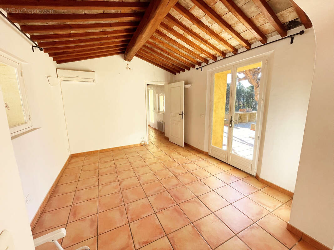 Maison à PLAN-DE-LA-TOUR