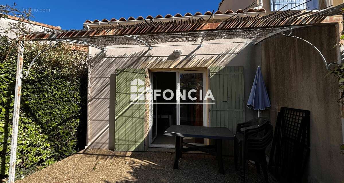 Appartement à MOURIES