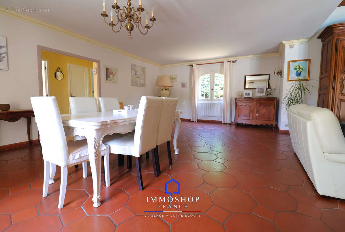 Maison à SAINT-ZACHARIE