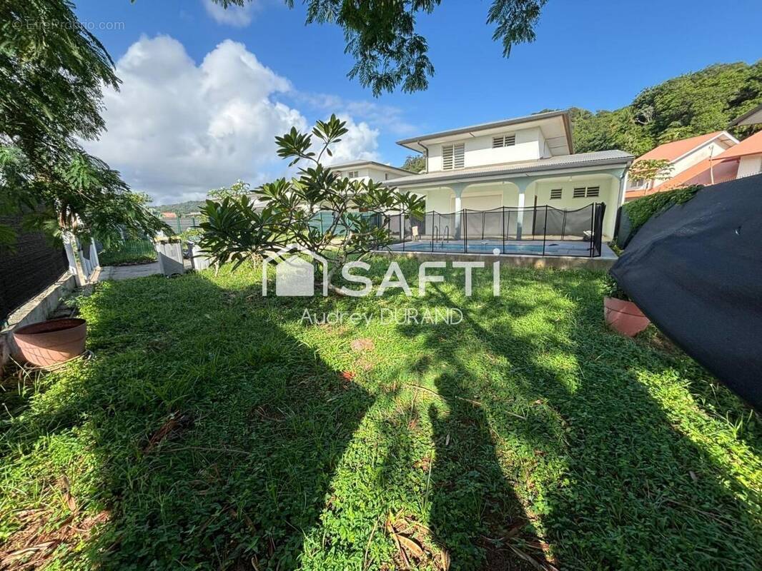 Photo 1 - Maison à REMIRE-MONTJOLY