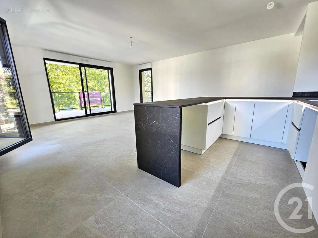 Appartement à SAINT-MAUR-DES-FOSSES