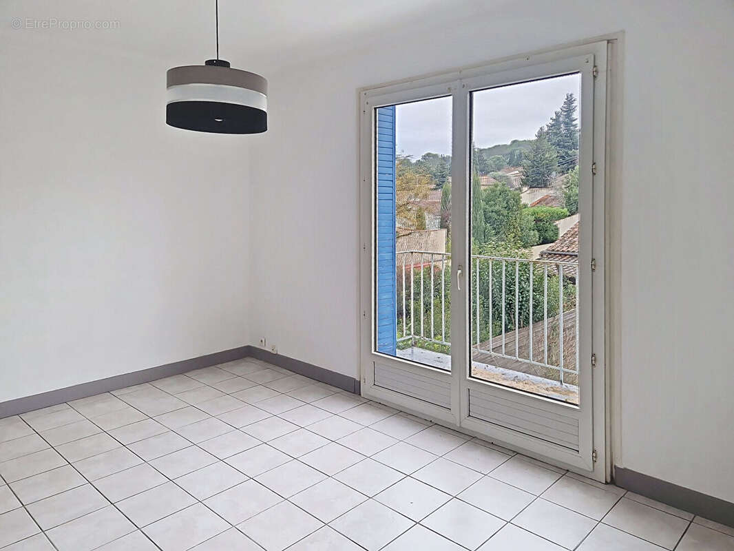 Appartement à VILLENEUVE-LES-AVIGNON