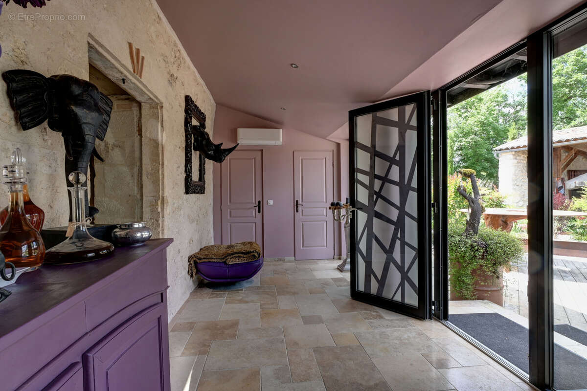 Maison à SAINT-BEAUZEIL
