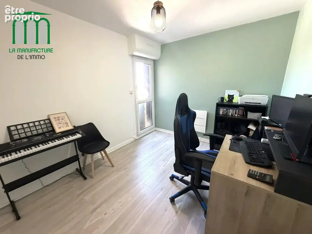 Appartement F4 de 87 m² - balcon - dernier étage - cave et garage / Monthieu prox. steel - photo 8