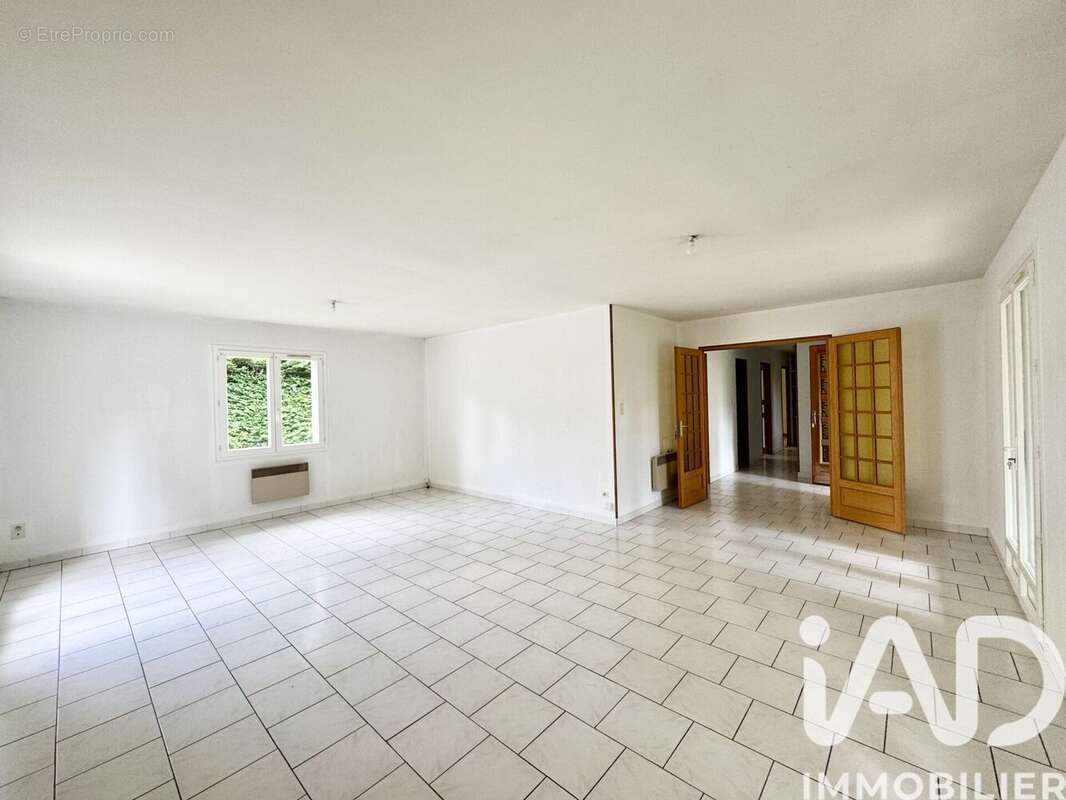 Maison 120 m² à Barbezieux-Saint-Hilaire  - photo 3